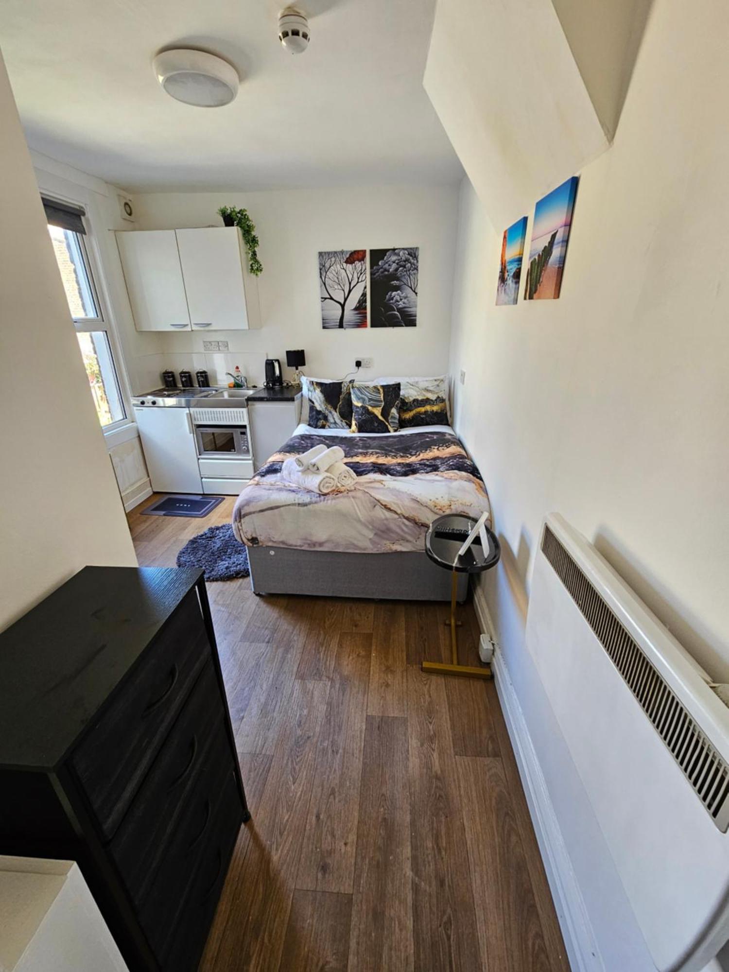 Apartment Tiny Studio, 30 Min To St. Pancras, North *